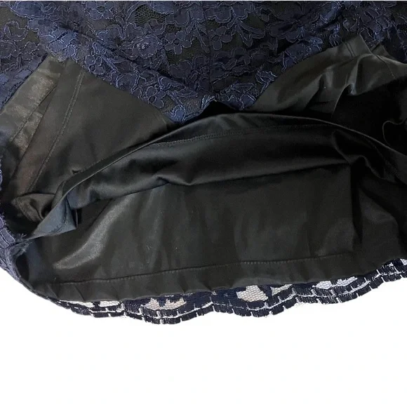 Maggy London Navy Blue Black Lace Floral 4 Scoop Back Cocktail Sheath - Picture 8 of 12